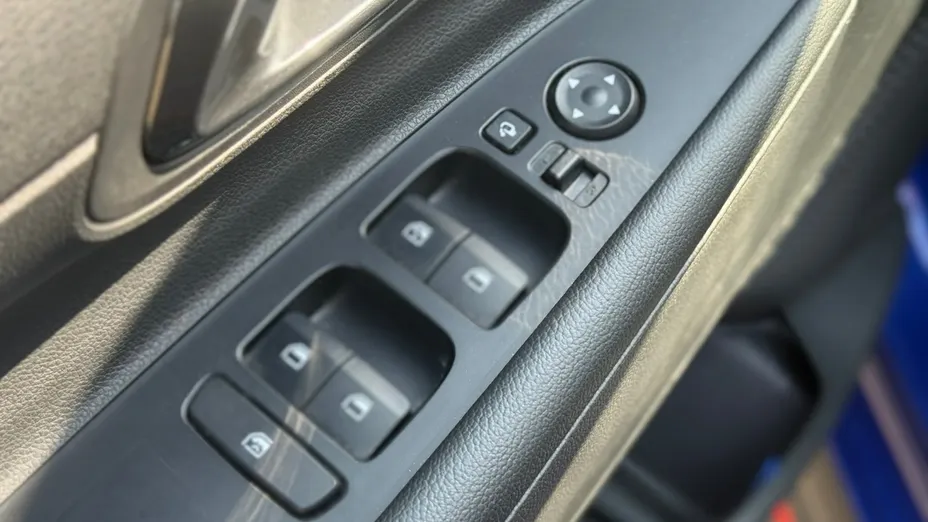 HYUNDAI i20 -
