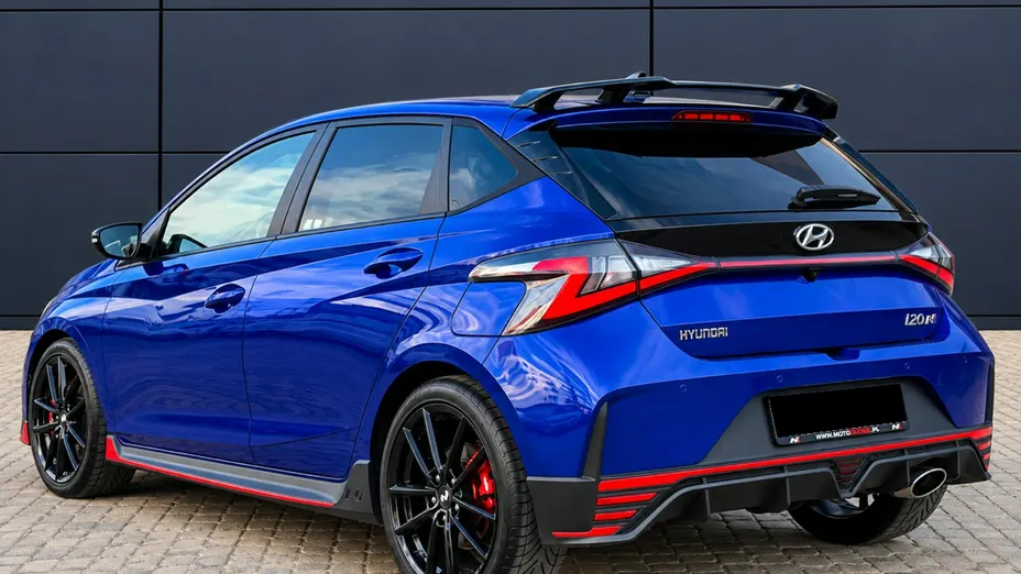 HYUNDAI i20 -