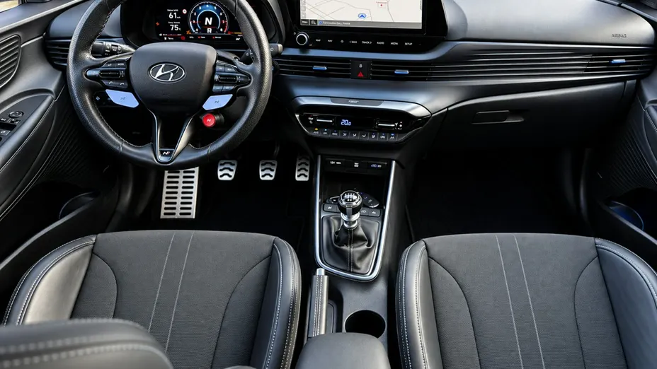 HYUNDAI i20 -