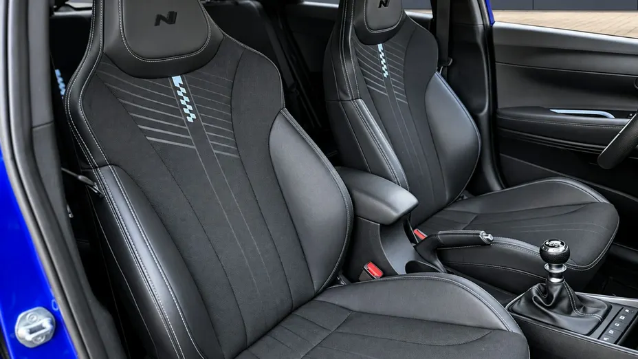 HYUNDAI i20 -