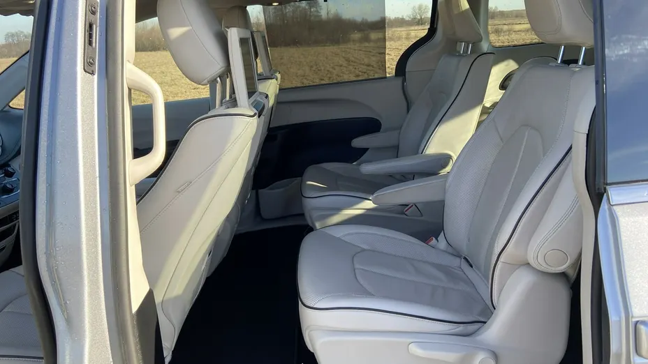 CHRYSLER Pacifica -