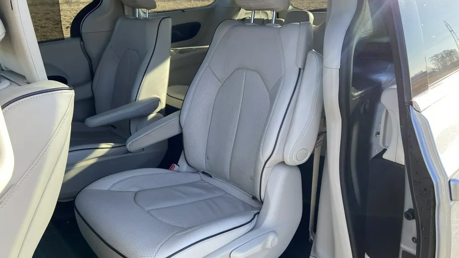 CHRYSLER Pacifica -