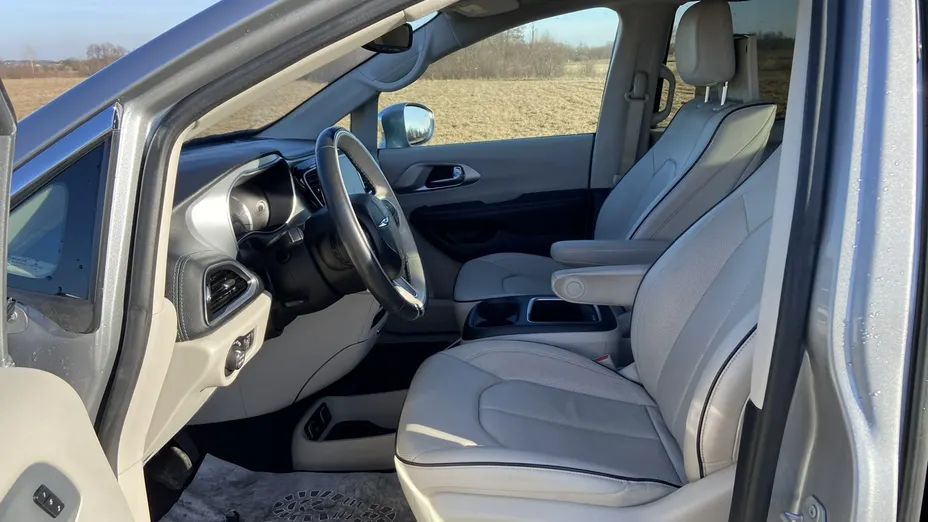 CHRYSLER Pacifica -