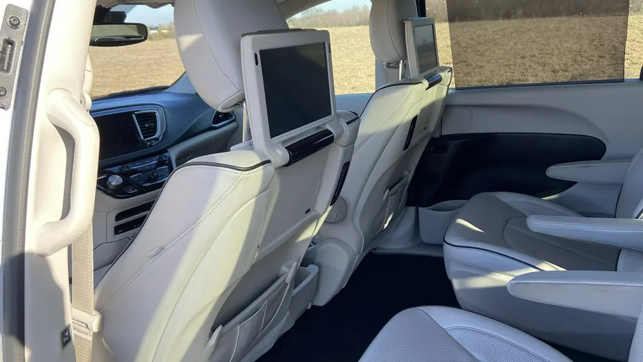 CHRYSLER Pacifica -