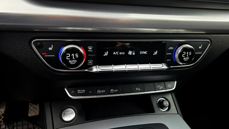 AUDI Q5 -