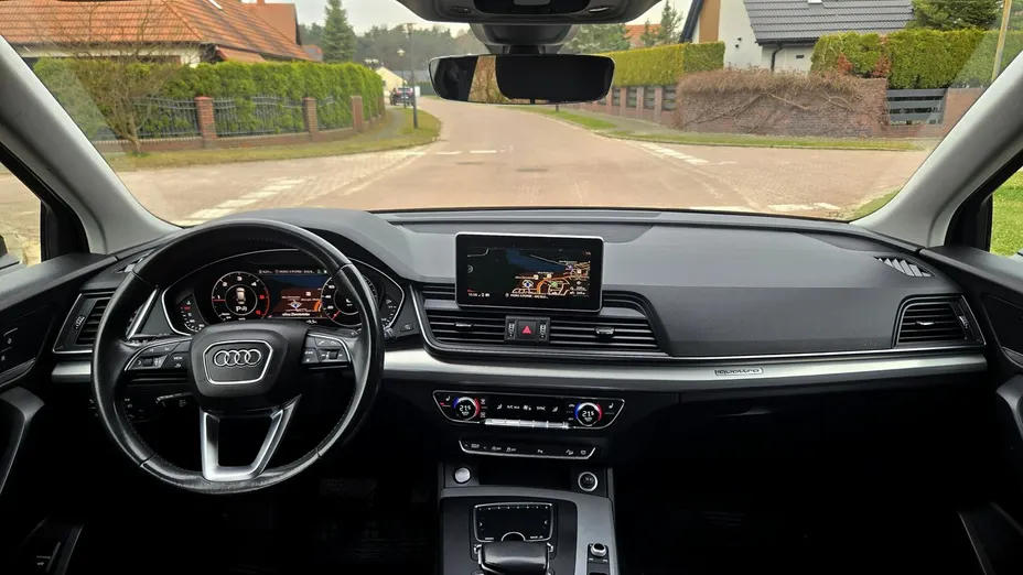 AUDI Q5 -