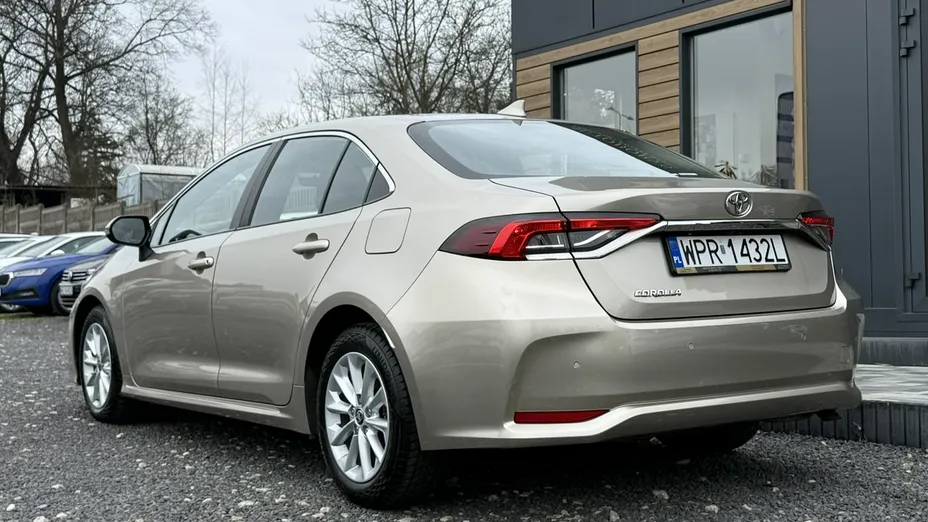 TOYOTA Corolla -