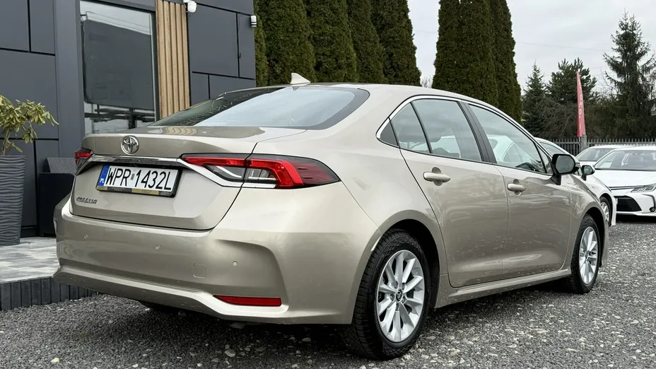 TOYOTA Corolla -