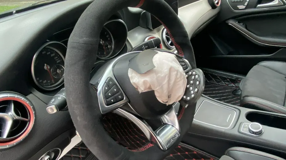 MERCEDES-BENZ CLA -