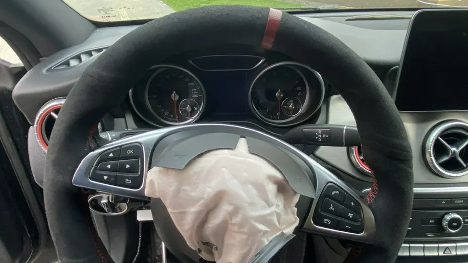 MERCEDES-BENZ CLA -