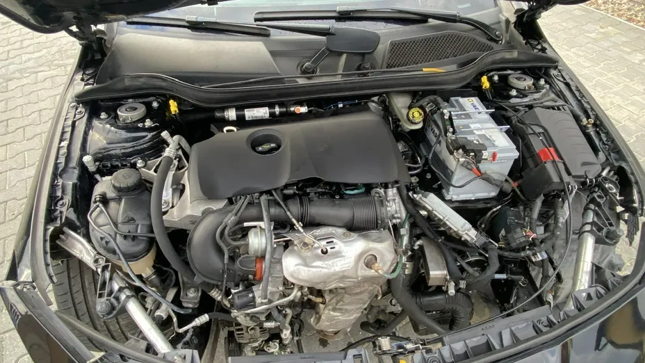 MERCEDES-BENZ CLA -