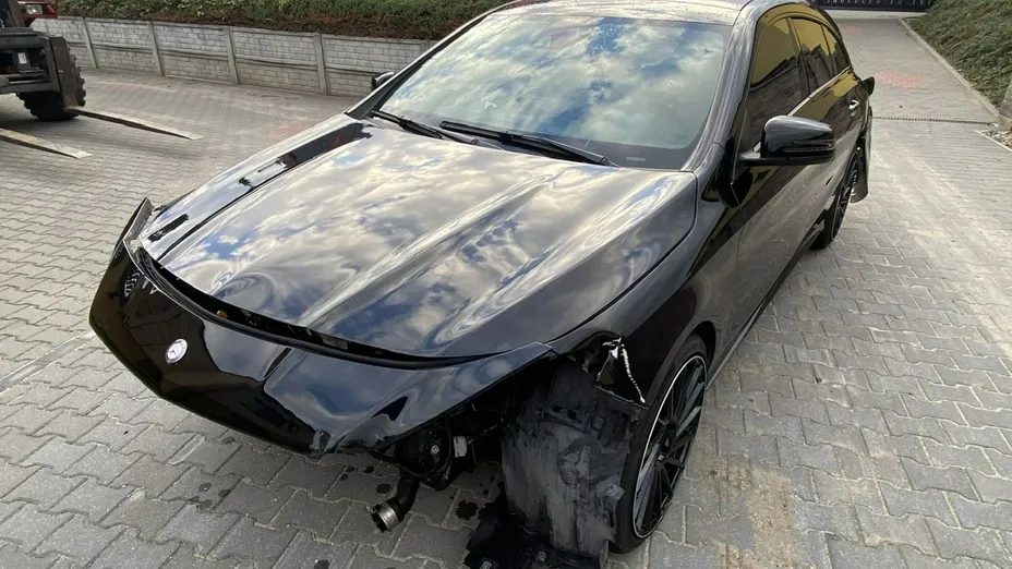 MERCEDES-BENZ CLA -