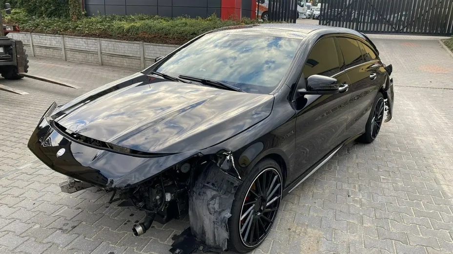 MERCEDES-BENZ CLA -