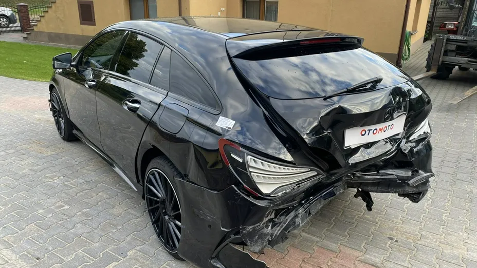MERCEDES-BENZ CLA -