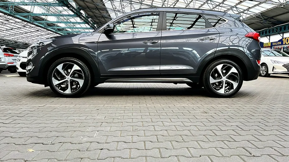 HYUNDAI Tucson -