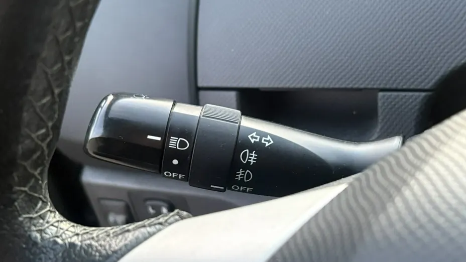 TOYOTA Yaris -