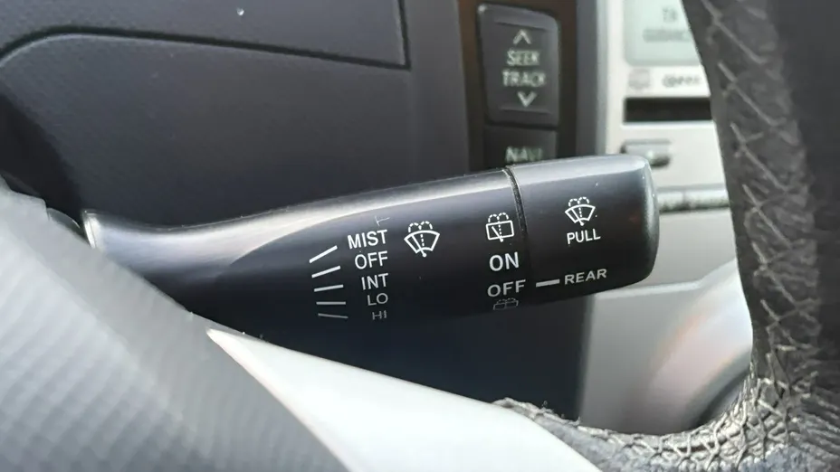 TOYOTA Yaris -