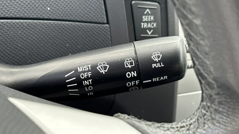 TOYOTA Yaris -