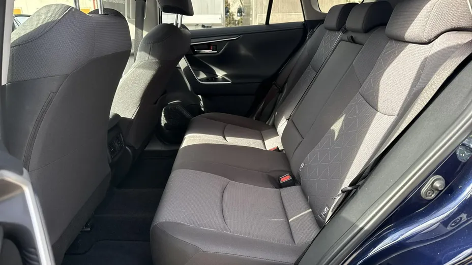 TOYOTA RAV4 -