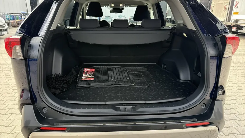 TOYOTA RAV4 -