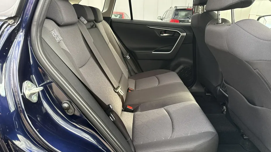 TOYOTA RAV4 -