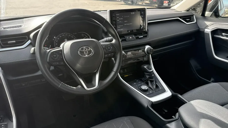 TOYOTA RAV4 -