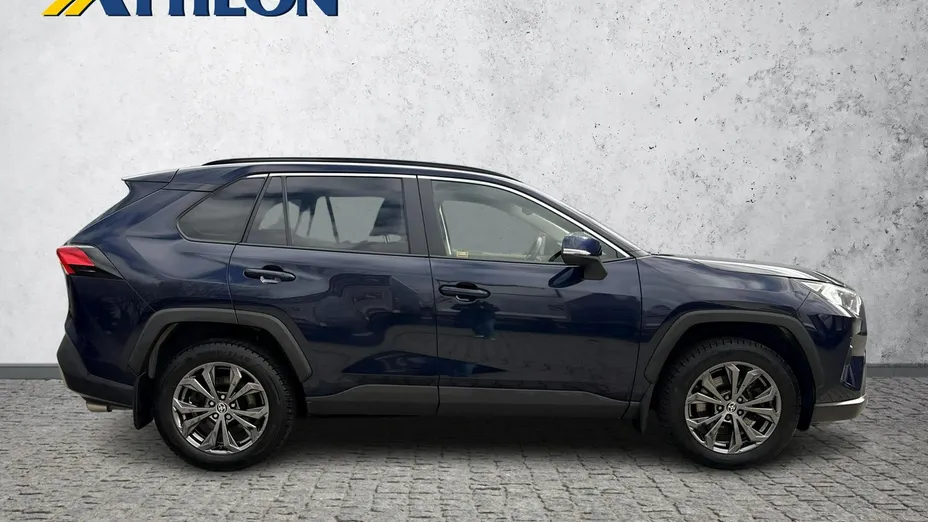 TOYOTA RAV4 -