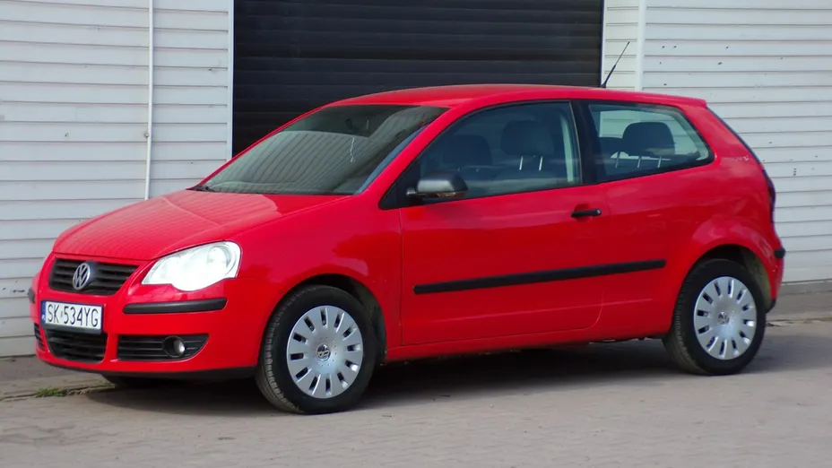 VOLKSWAGEN Polo -