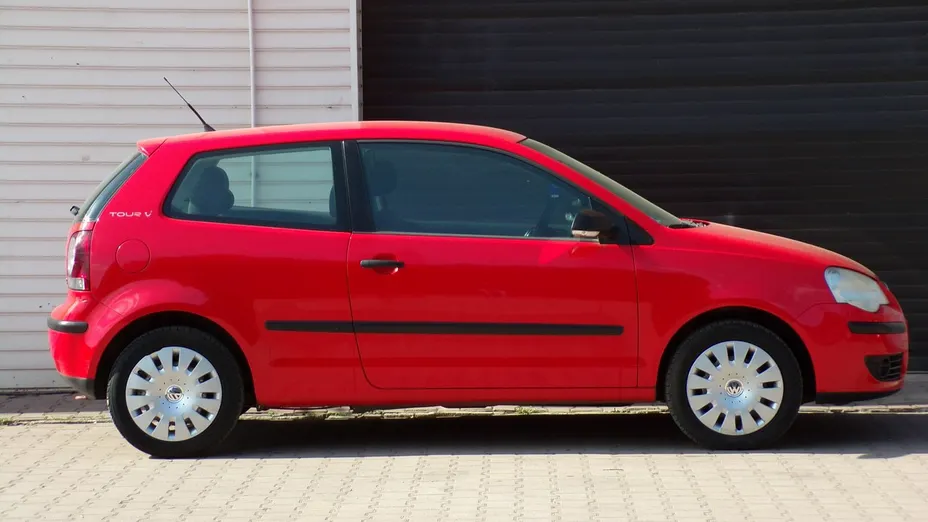 VOLKSWAGEN Polo -