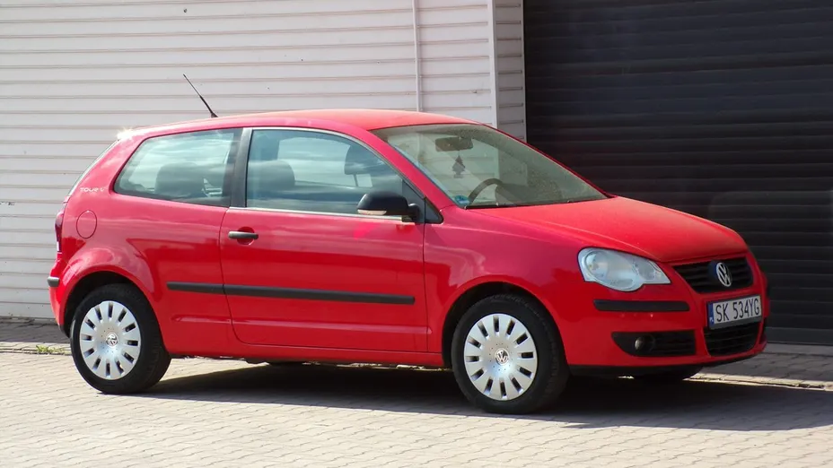 VOLKSWAGEN Polo -