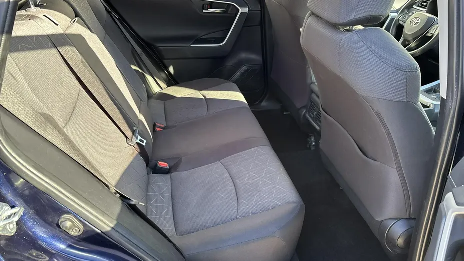 TOYOTA RAV4 -
