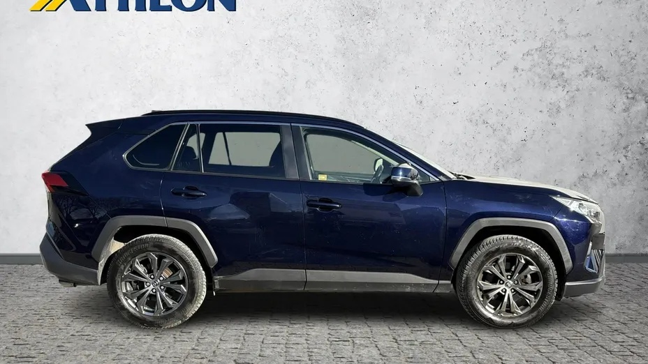 TOYOTA RAV4 -