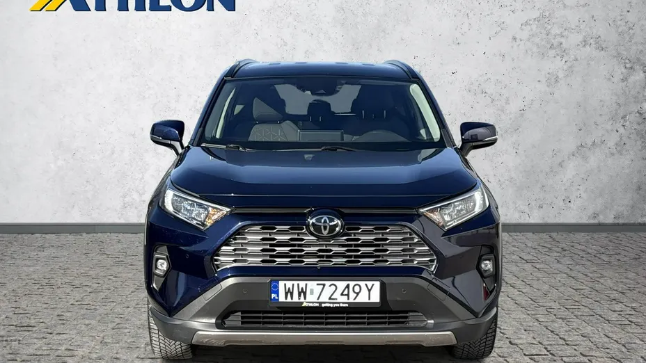 TOYOTA RAV4 -