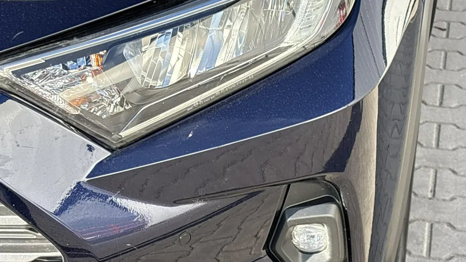 TOYOTA RAV4 -