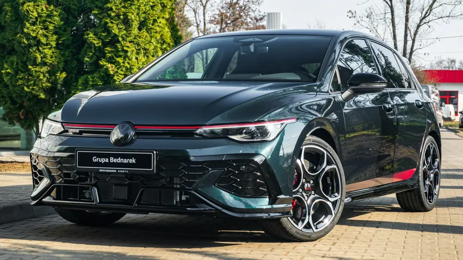 VOLKSWAGEN Golf -
