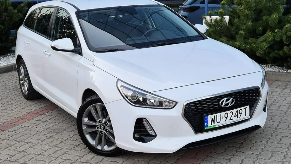 HYUNDAI i30 -