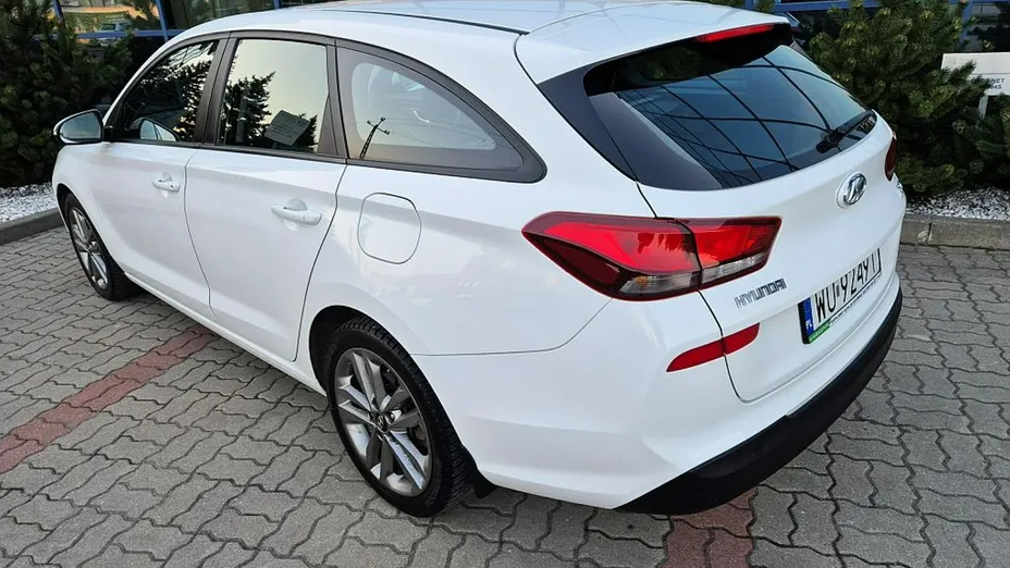 HYUNDAI i30 -