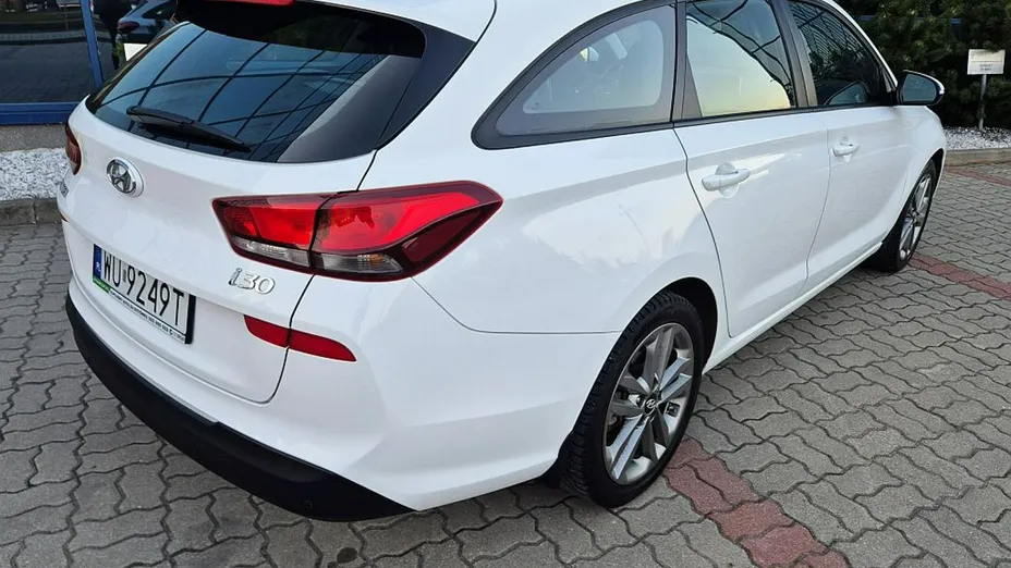 HYUNDAI i30 -