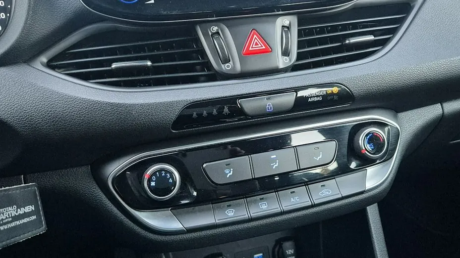 HYUNDAI i30 -