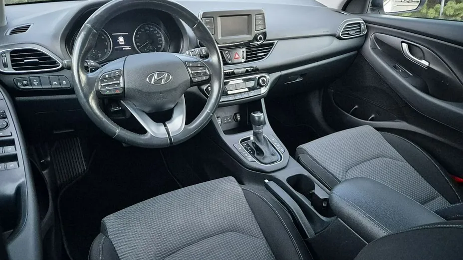 HYUNDAI i30 -