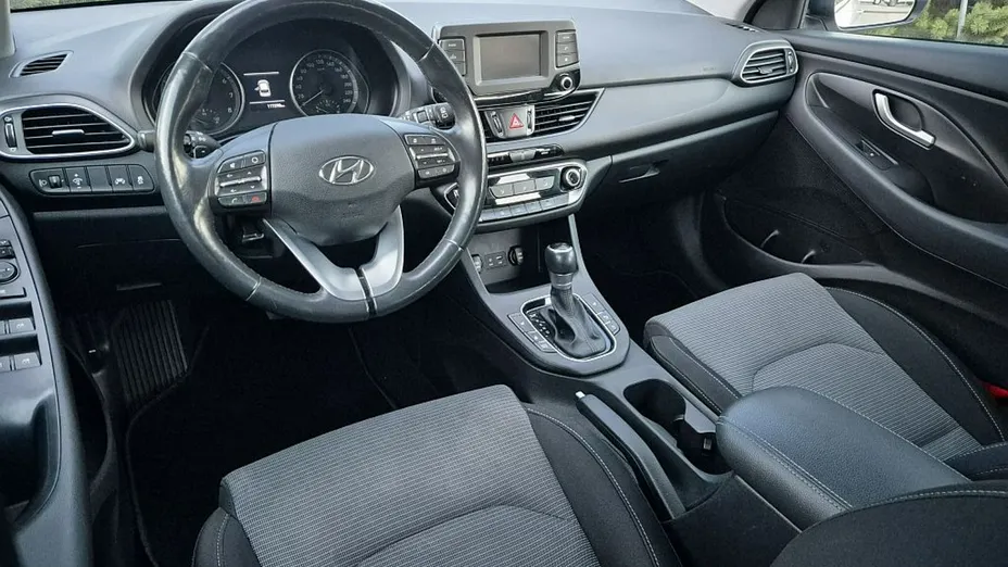 HYUNDAI i30 -