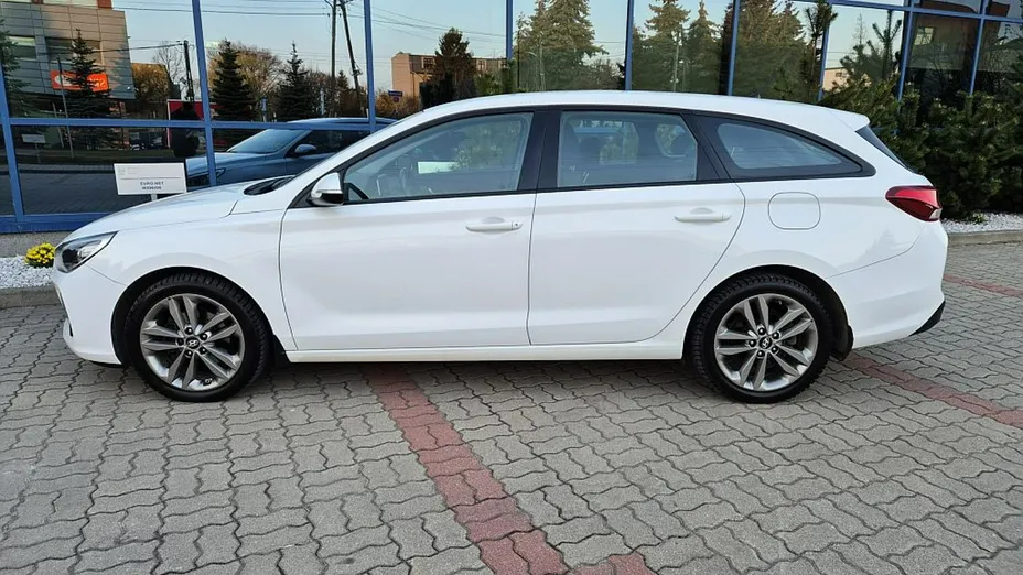 HYUNDAI i30 -