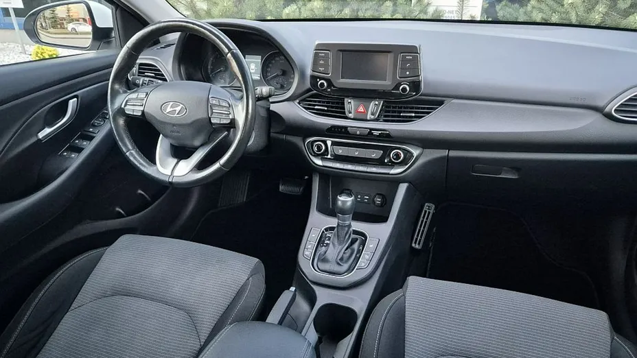 HYUNDAI i30 -