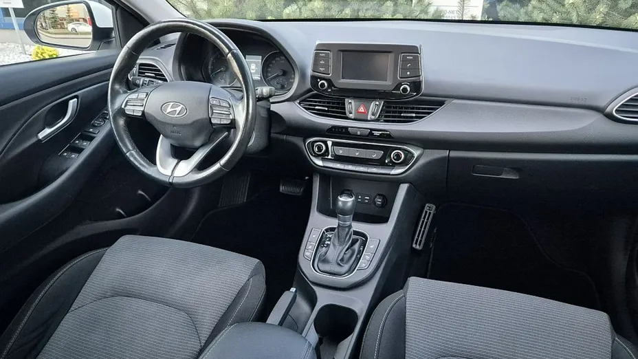 HYUNDAI i30 -