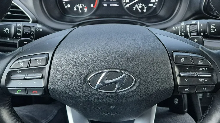 HYUNDAI i30 -