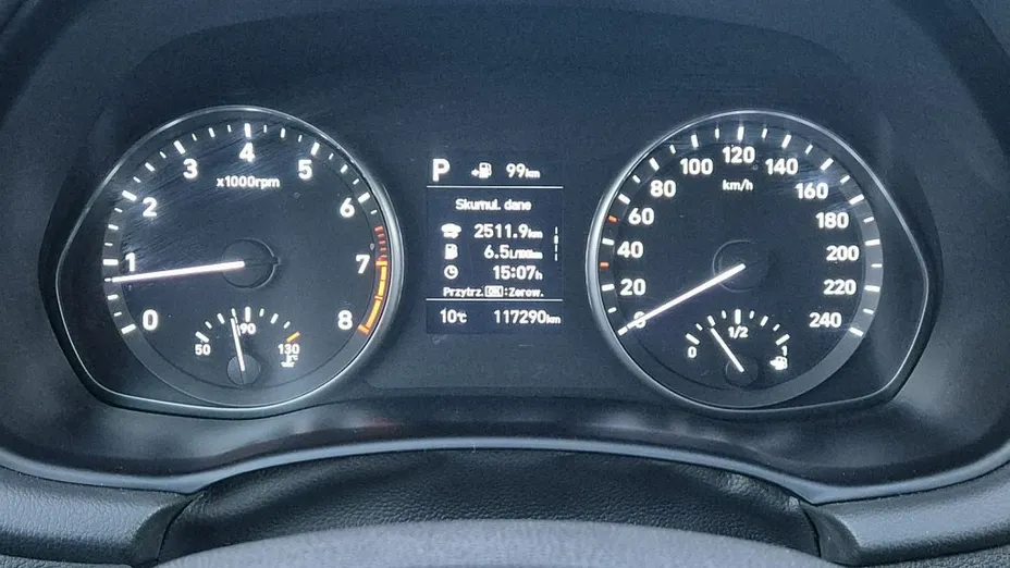 HYUNDAI i30 -