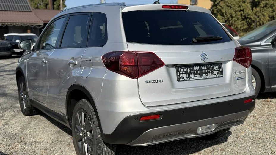 SUZUKI Vitara -