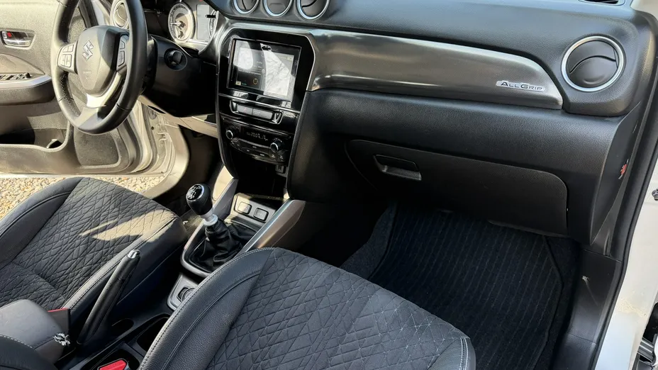 SUZUKI Vitara -