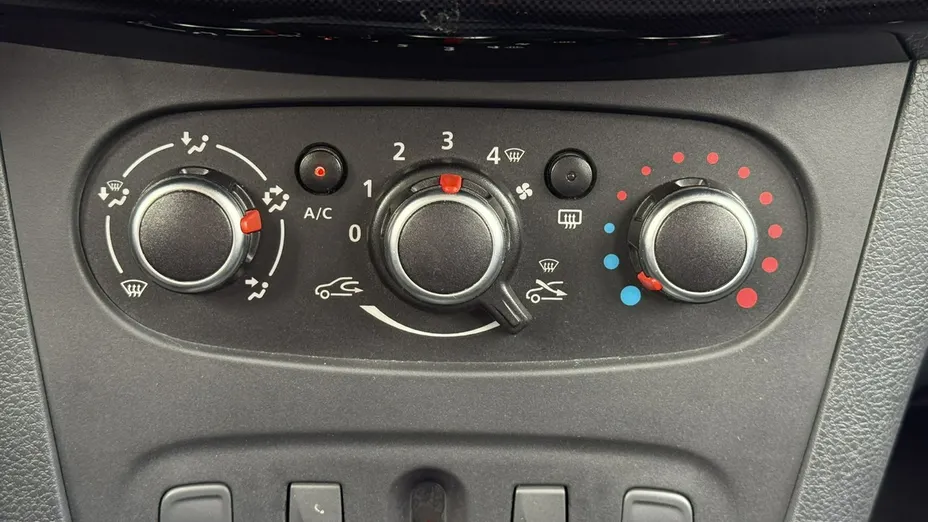DACIA Sandero -