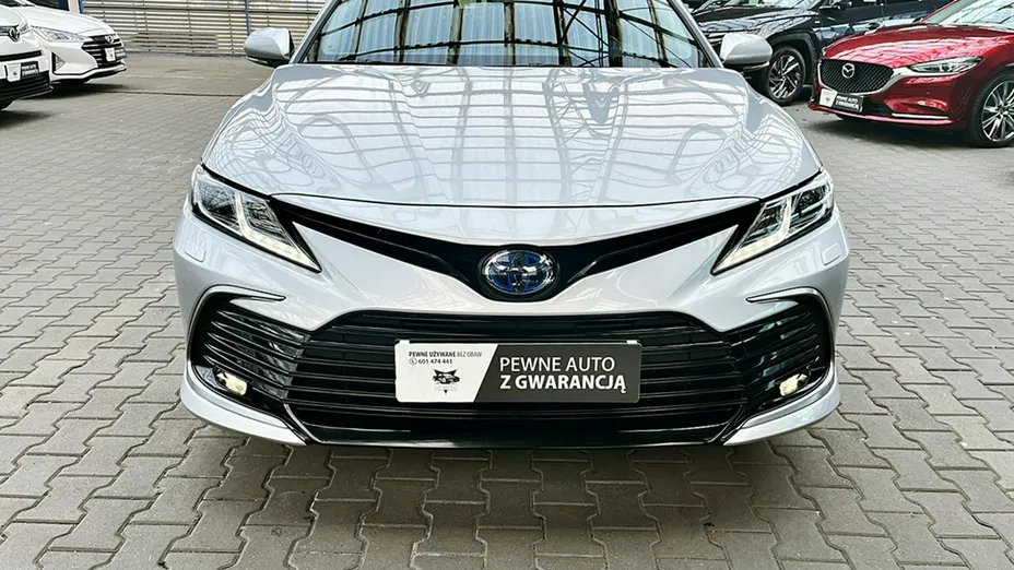 TOYOTA Camry -